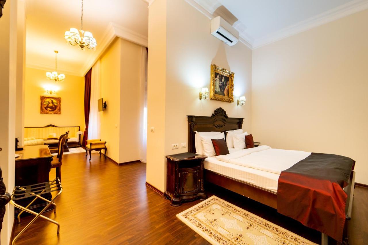 Picasso Boutique Hotel Arad Exteriör bild