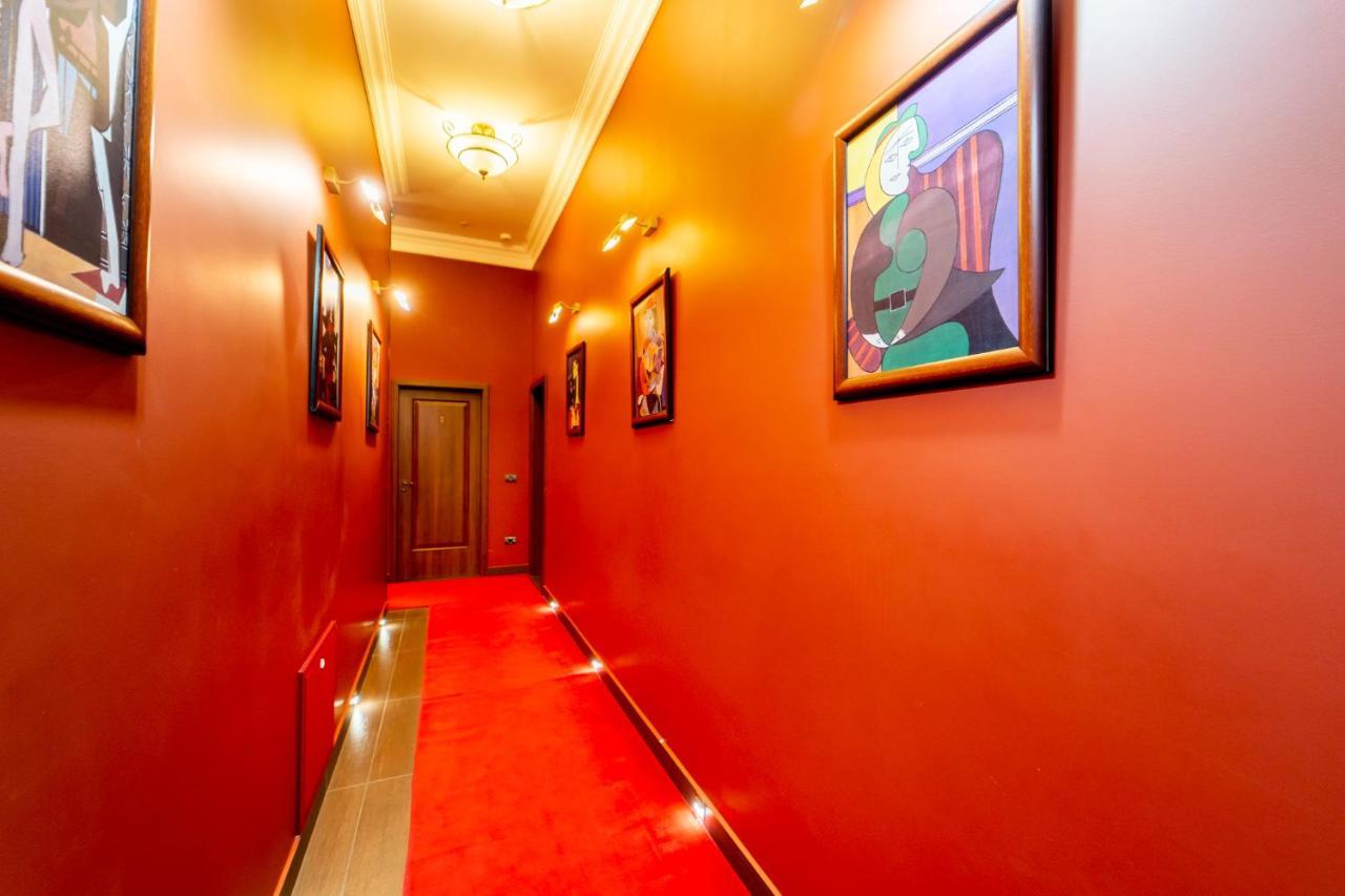 Picasso Boutique Hotel Arad Exteriör bild