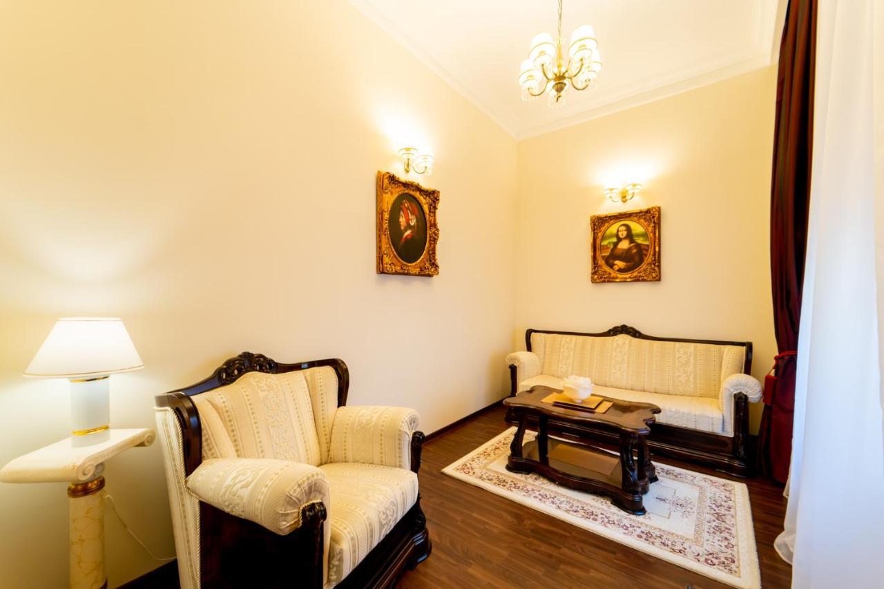 Picasso Boutique Hotel Arad Exteriör bild