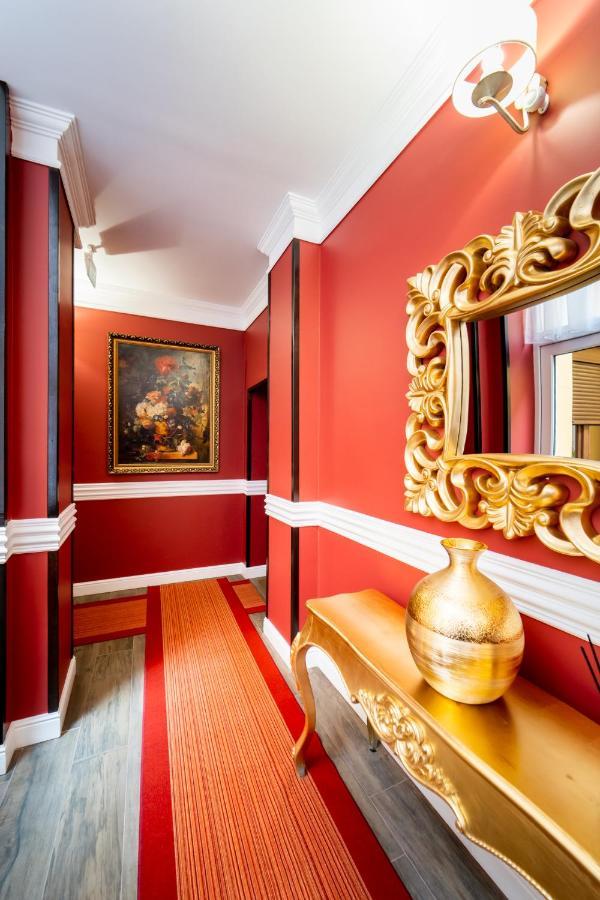 Picasso Boutique Hotel Arad Exteriör bild