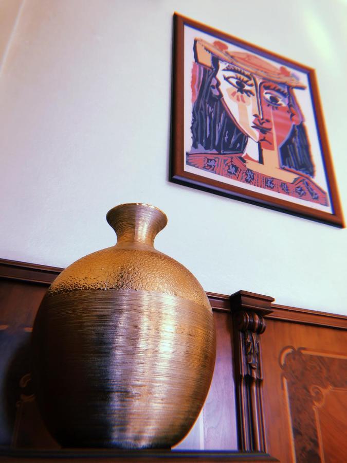Picasso Boutique Hotel Arad Exteriör bild