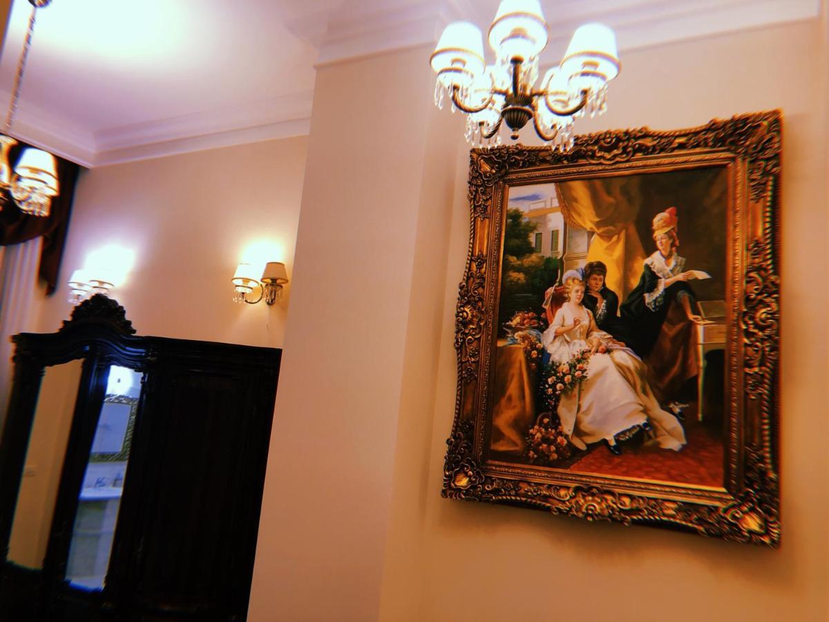 Picasso Boutique Hotel Arad Exteriör bild
